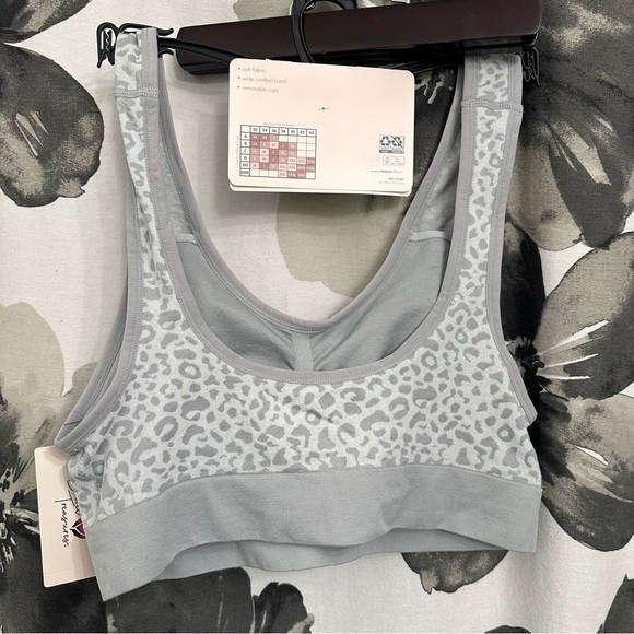 NWT Leopard Bralette - Secret Treasures - Picture 2 of 2
